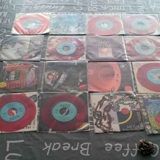 Bild der roten Erstauflagen von Luca Di Cagno, IT Bild der roten Erstauflagen von Luca Di Cagno, IT