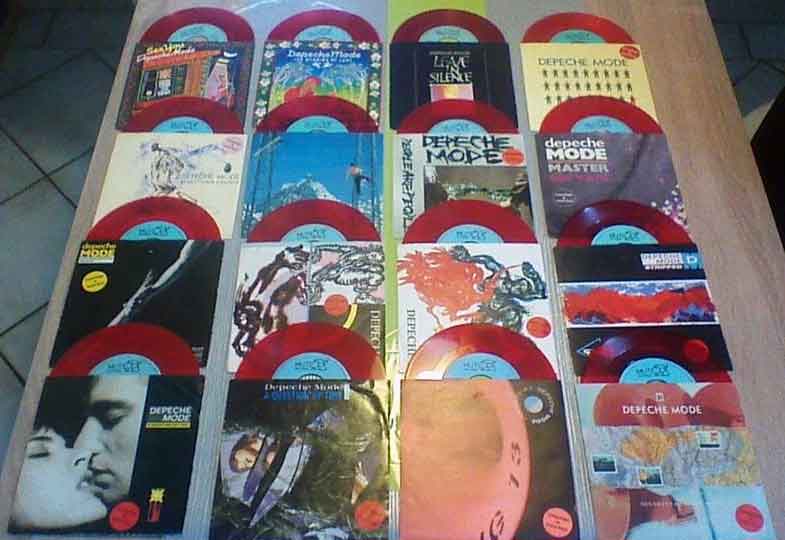 Bild der roten Erstauflagen von René aka -strange_j-, DE Bild der roten Erstauflagen von René aka -strange_j-, DE