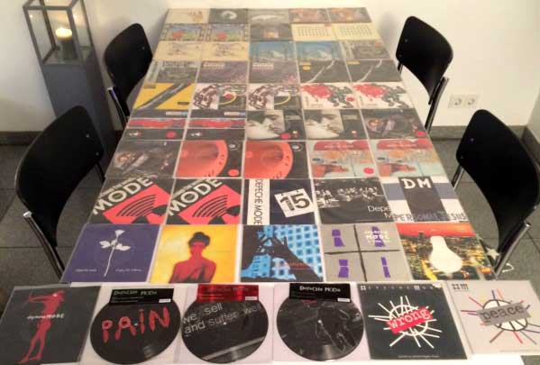 Bild der roten Erstauflagen von Michael Semmler, DE Bild der roten Erstauflagen von Michael Semmler, DE