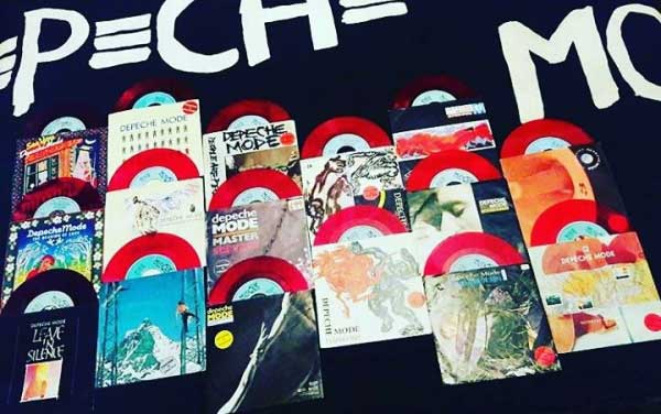 Bild der roten Erstauflagen von Cristian Gutierrez, ARG Bild der roten Erstauflagen von Cristian Gutierrez, ARG