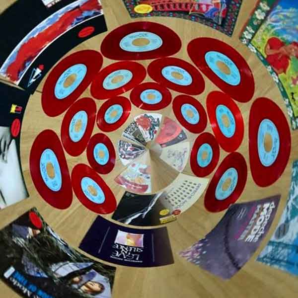 Bild der roten Erstauflagen von Pablo Adrian Barrera, ARG Bild der roten Erstauflagen von Pablo Adrian Barrera, ARG