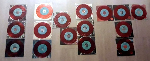 Bild der roten Erstauflagen von Michał Latajka, POL Bild der roten Erstauflagen von Michał Latajka, POL