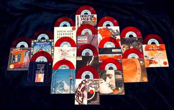 Bild der roten Erstauflagen von Anja -Depeche-, POL Bild der roten Erstauflagen von Anja -Depeche-, POL