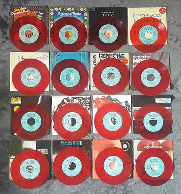 Bild der roten Erstauflagen von Piotr Sztaf, POL Bild der roten Erstauflagen von Piotr Sztaf, POL