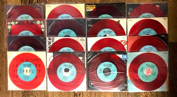 Bild der roten Erstauflagen von Andrzej -cavu-, Warsaw, POL Bild der roten Erstauflagen von Andrzej -cavu-, Warsaw, POL