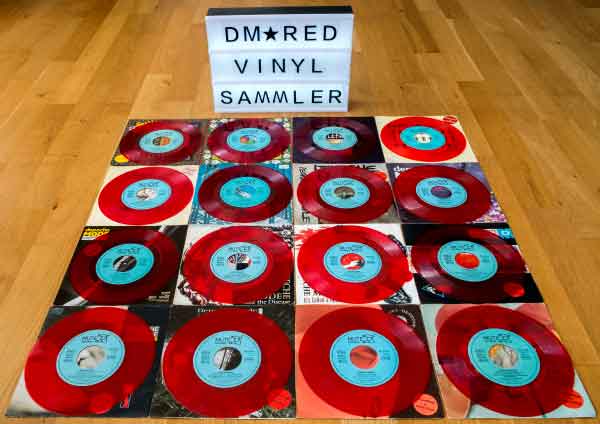 Bild der roten Erstauflagen von Christopher Bischof, DE Bild der roten Erstauflagen von Christopher Bischof, DE