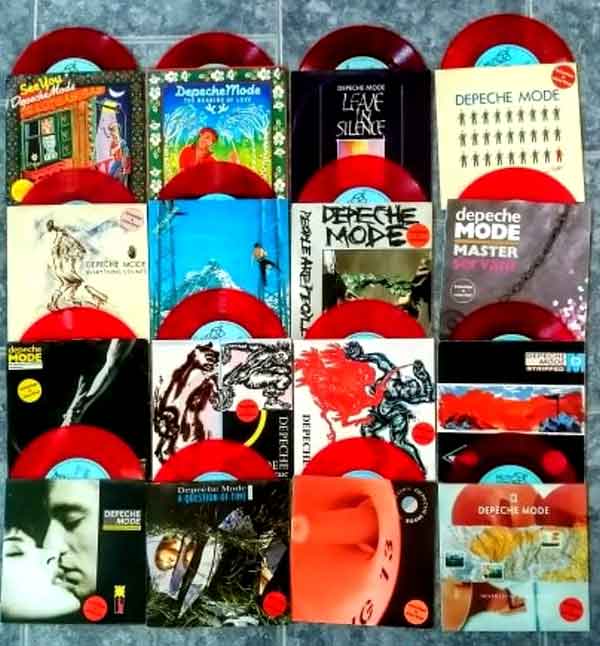 Bild der roten Erstauflagen von Olaf Wesche, Schollene, DE Bild der roten Erstauflagen von Olaf Wesche, Schollene, DE