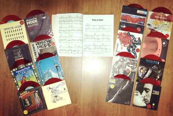 Bild der roten Erstauflagen von Xavier López Munuera, Barcelona, ESP Bild der roten Erstauflagen von Xavier López Munuera, Barcelona, ESP