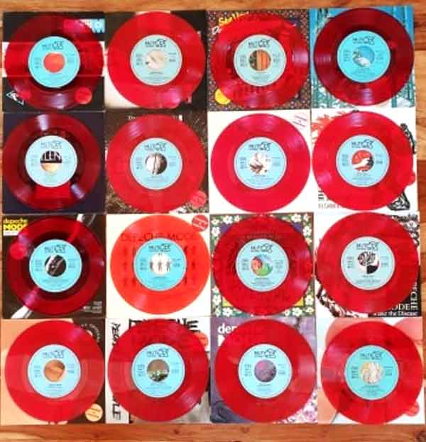 Bild der roten Erstauflagen von Torsten Wild, Bonn, DE Bild der roten Erstauflagen von Torsten Wild, Bonn, DE