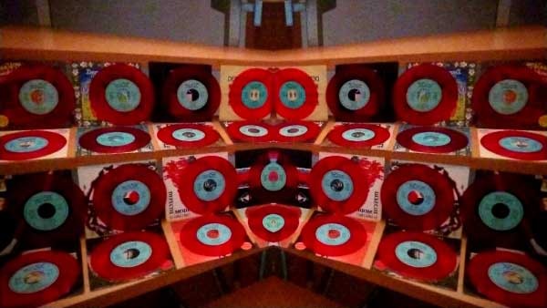 Bild der roten Erstauflagen von Yvonne Roski, Essen, NRW, DE Bild der roten Erstauflagen von Yvonne Roski, Essen, NRW, DE