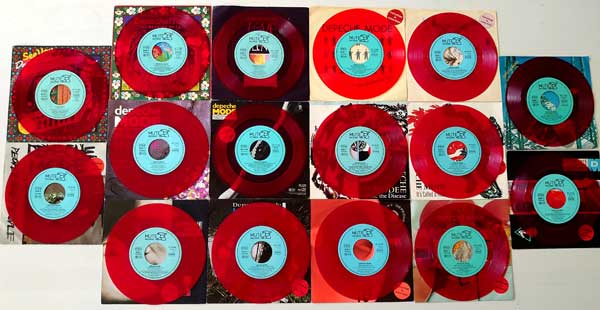 Bild der roten Erstauflagen von Frank Rostig, Stuttgart, BW, DE Bild der roten Erstauflagen von Frank Rostig, Stuttgart, BW, DE