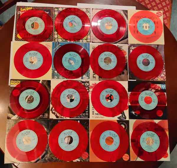 Bild der roten Erstauflagen von Jens Strauch, Magdeburg, DE Bild der roten Erstauflagen von Jens Strauch, Magdeburg, DE