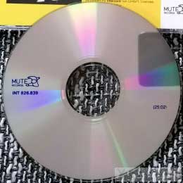 CD.
