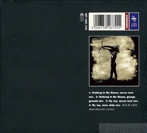 Digipack aussen | Mittelseite mit Barcode.